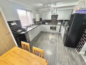 Kichen- click for photo gallery